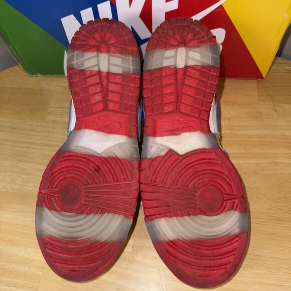 Athletic_Shoes